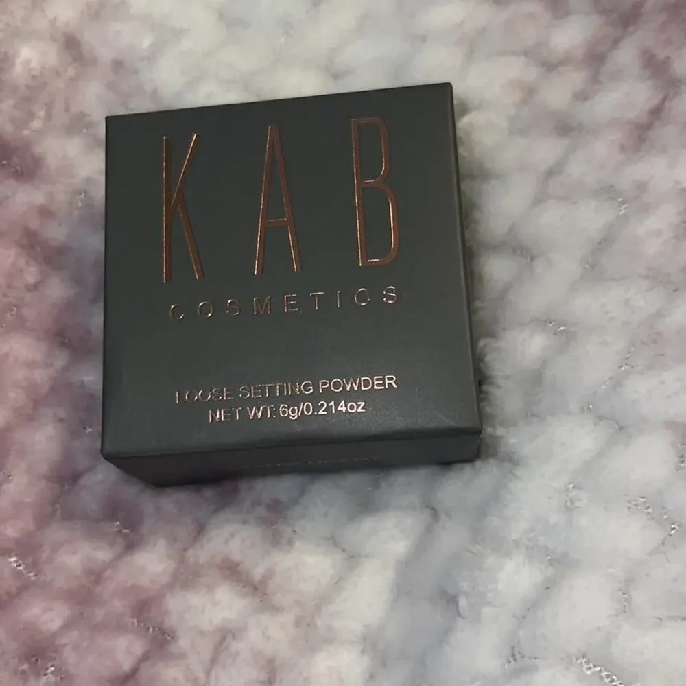 KAB TRANSLUCENT SETTING POWDER NWT
